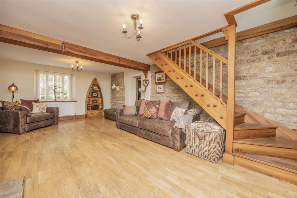 Images for Hilltop, Furnace Lane, Little Harrowden, Wellingborough EAID:oscarjamesapi BID:3
