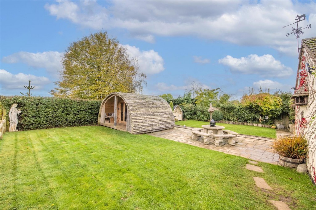 Images for Hilltop, Furnace Lane, Little Harrowden, Wellingborough EAID:oscarjamesapi BID:3