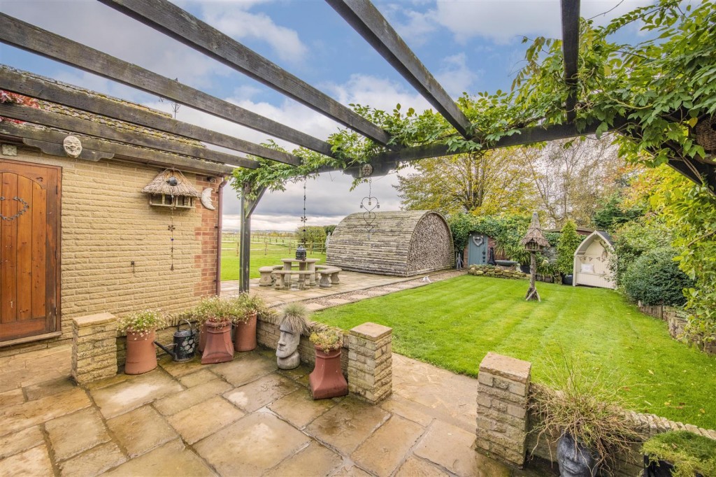 Images for Hilltop, Furnace Lane, Little Harrowden, Wellingborough EAID:oscarjamesapi BID:3