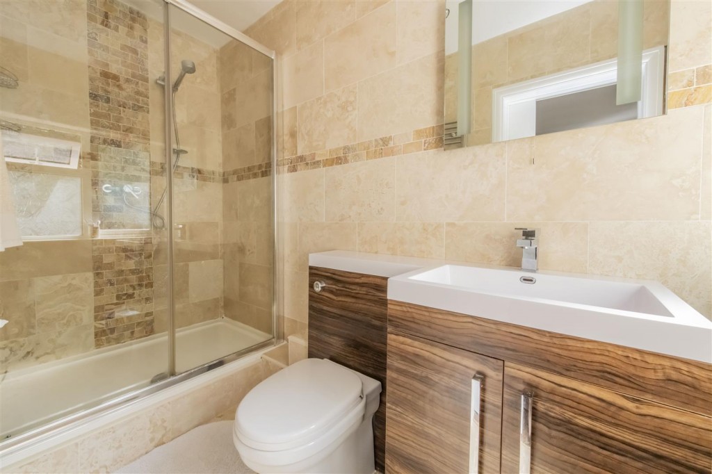 Images for Rockingham Road, Kettering EAID:oscarjamesapi BID:2
