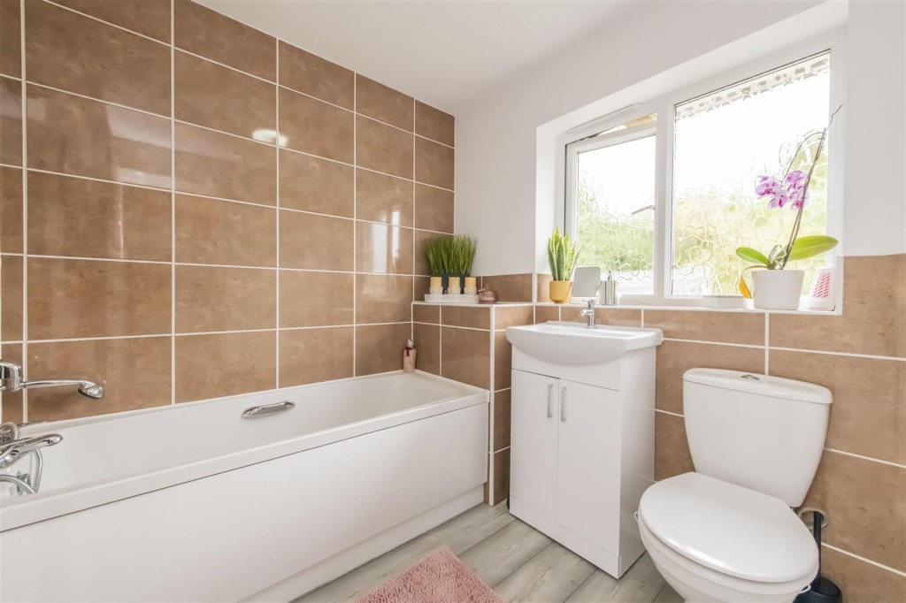 Images for Flowerhill Drive, Wellingborough EAID:oscarjamesapi BID:6