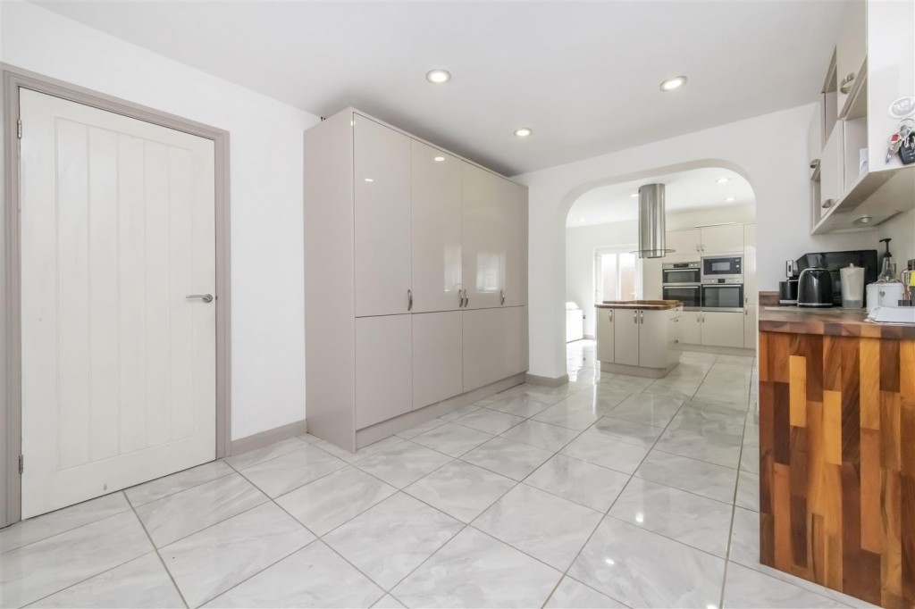 Images for East Avenue, Burton Latimer EAID:oscarjamesapi BID:3