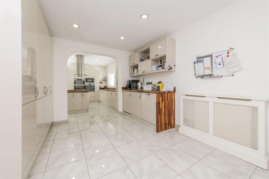Images for East Avenue, Burton Latimer EAID:oscarjamesapi BID:3