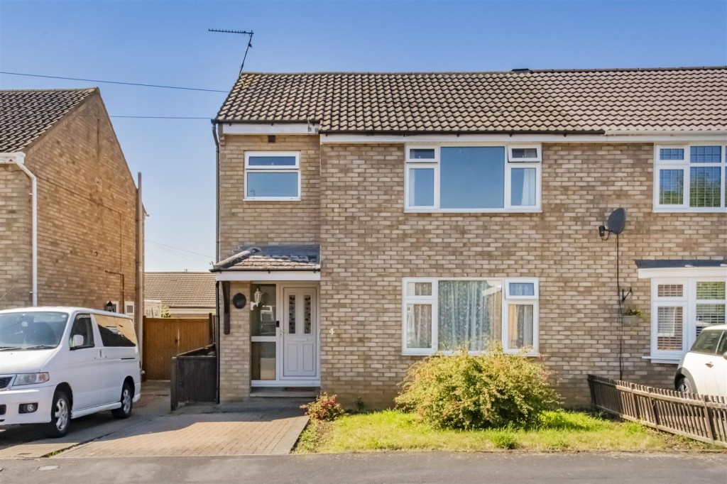 Images for Conway Drive, Burton Latimer, Kettering EAID:oscarjamesapi BID:3