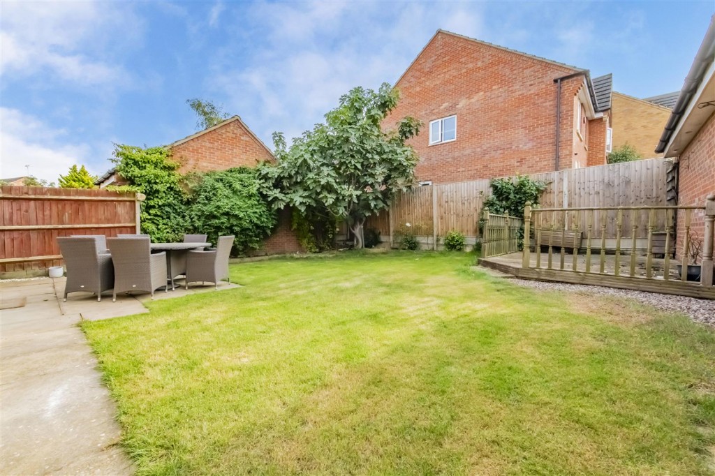 Images for Green Close, Irthlingborough, Wellingborough EAID:oscarjamesapi BID:6