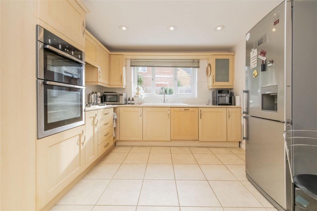 Images for Green Close, Irthlingborough, Wellingborough EAID:oscarjamesapi BID:6