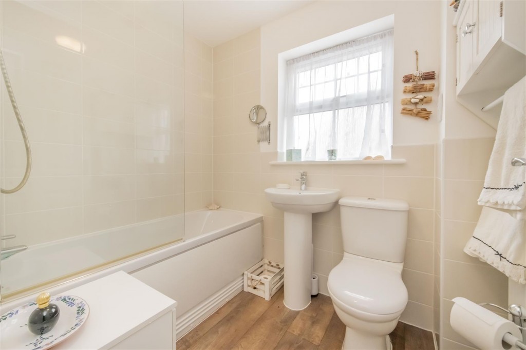 Images for Woodford Road, Burton Latimer EAID:oscarjamesapi BID:3