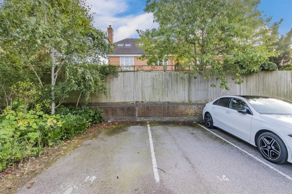 Images for Clover Field, Northampton EAID:oscarjamesapi BID:1