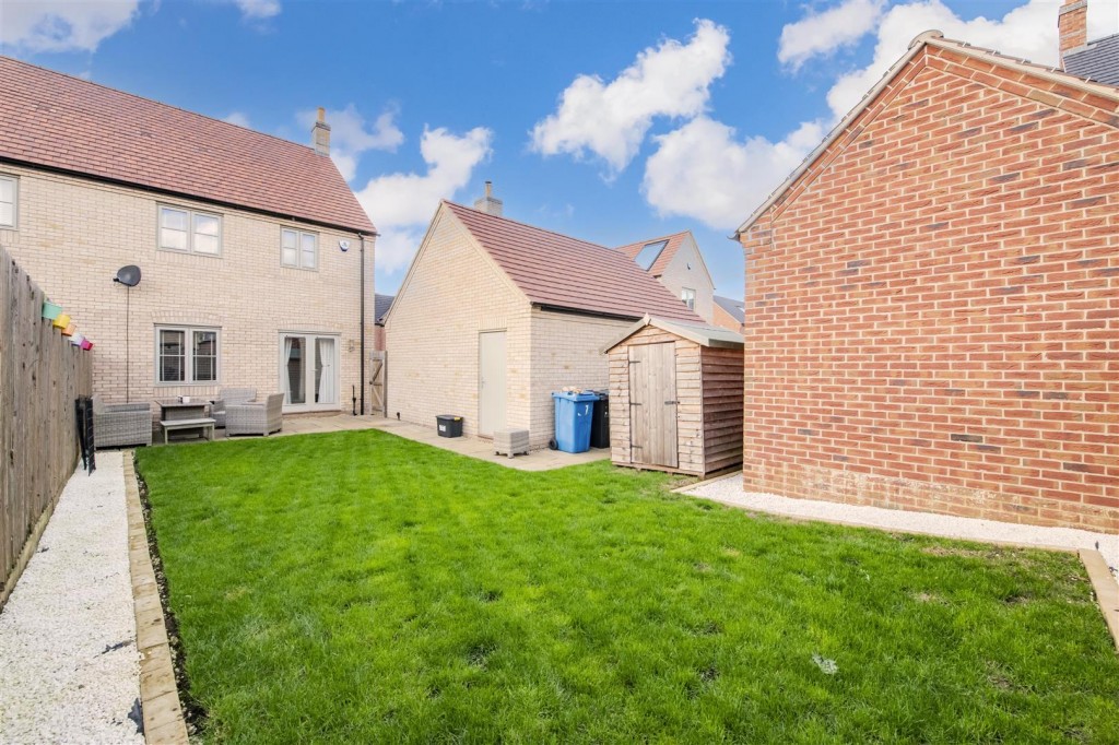 Images for Groome Street, Burton Latimer EAID:oscarjamesapi BID:3