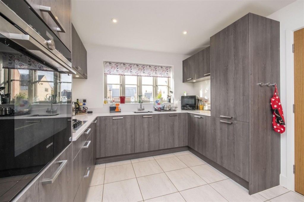 Images for Groome Street, Burton Latimer EAID:oscarjamesapi BID:3