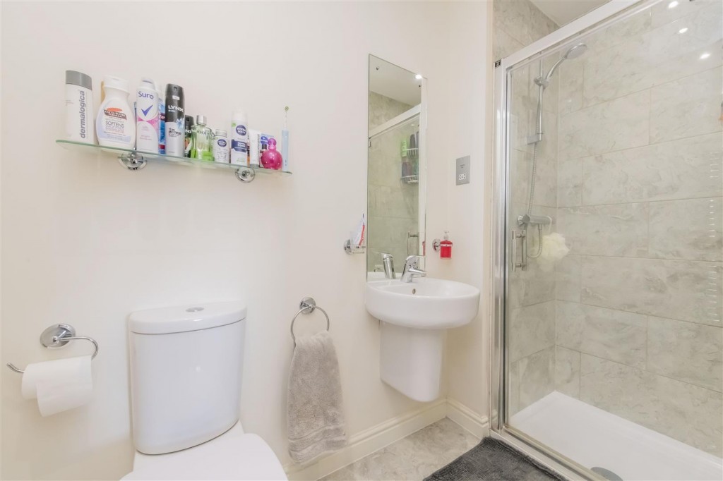 Images for Thorpe Road, Earls Barton, Northampton EAID:oscarjamesapi BID:1