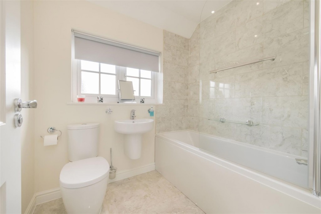 Images for Thorpe Road, Earls Barton, Northampton EAID:oscarjamesapi BID:1