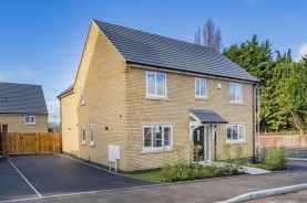 Images for ** STAR BUY ** Poppies Road, Kettering