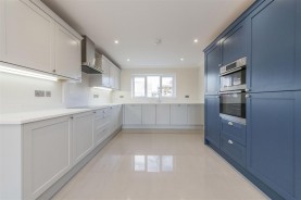 Images for ** STAR BUY ** Poppies Road, Kettering