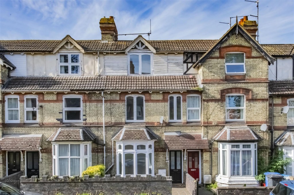Images for Rockingham Road, Kettering EAID:oscarjamesapi BID:2
