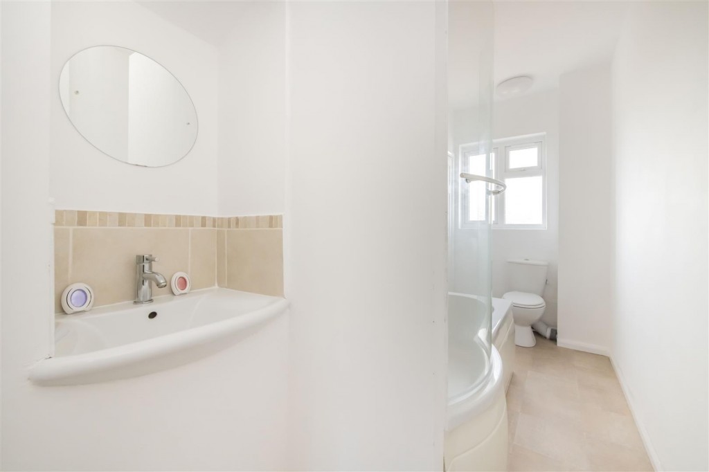 Images for Rockingham Road, Kettering EAID:oscarjamesapi BID:2