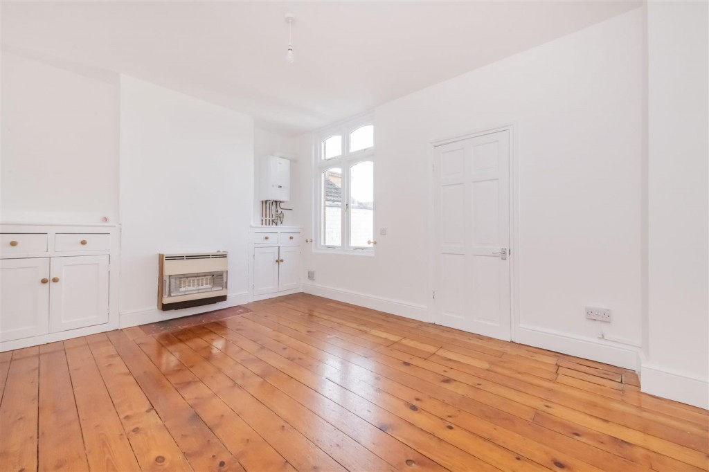 Images for Rockingham Road, Kettering EAID:oscarjamesapi BID:2