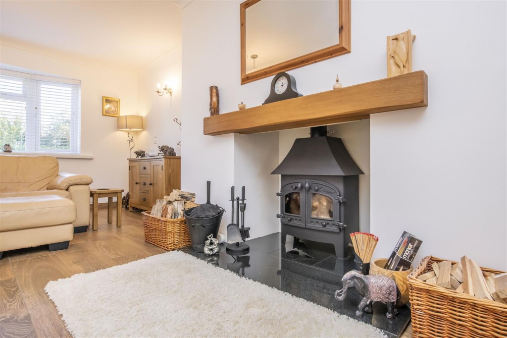 Images for Chelveston Road, Raunds, Wellingborough EAID:oscarjamesapi BID:6