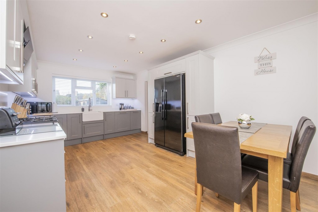 Images for Chelveston Road, Raunds, Wellingborough EAID:oscarjamesapi BID:6