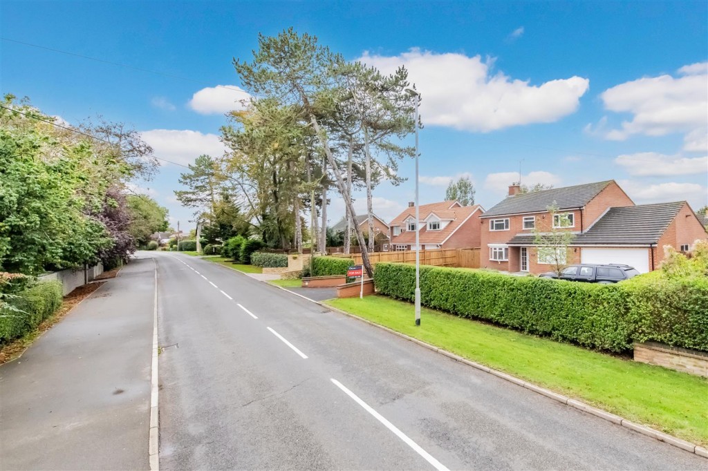 Images for Chelveston Road, Raunds, Wellingborough EAID:oscarjamesapi BID:6