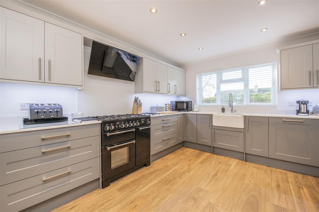 Images for Chelveston Road, Raunds, Wellingborough EAID:oscarjamesapi BID:6