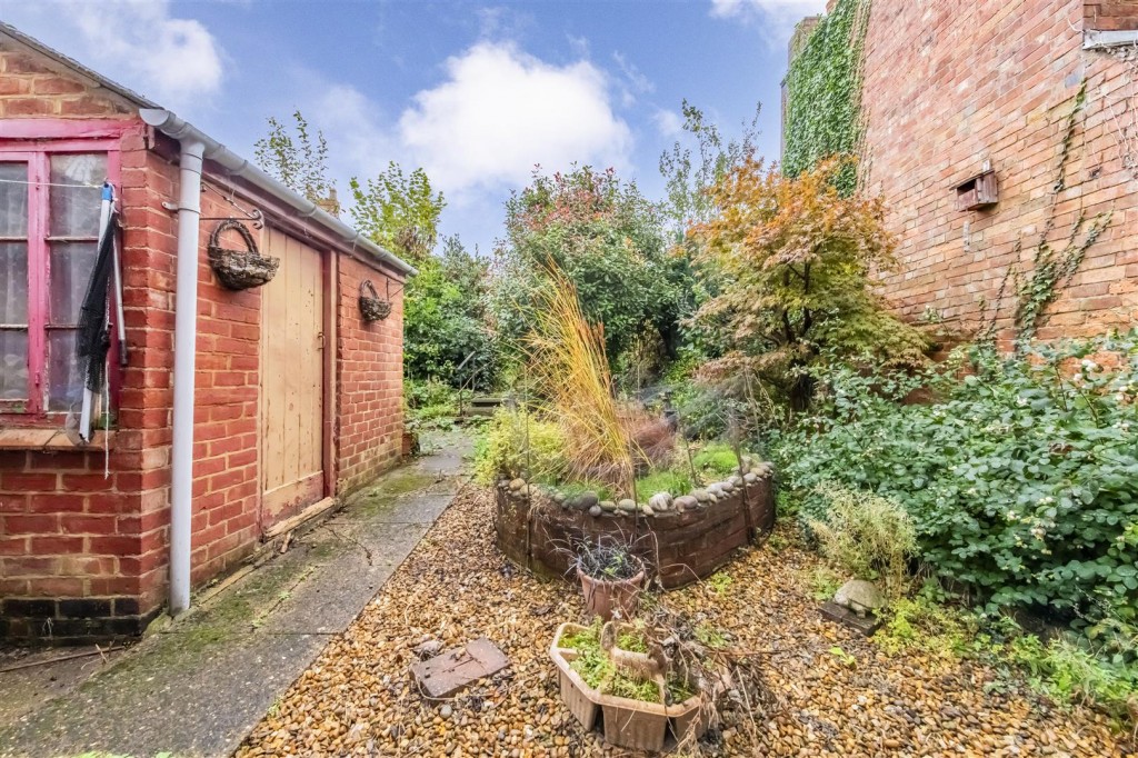 Images for Cross Street, Kettering EAID:oscarjamesapi BID:2