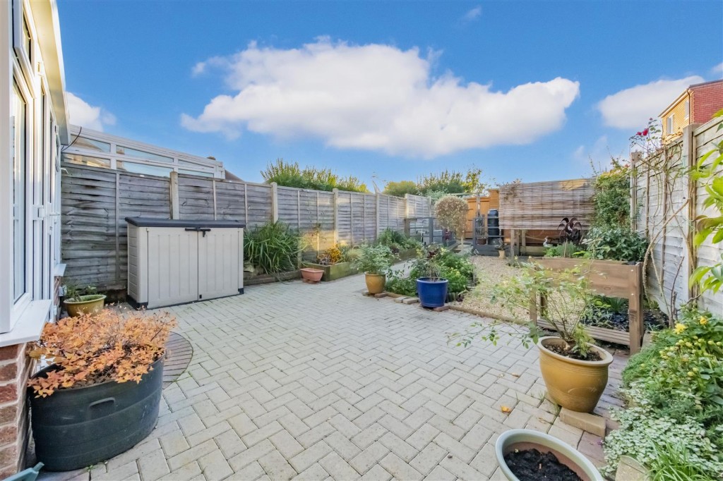 Images for Hazel Road, Kettering EAID:oscarjamesapi BID:2