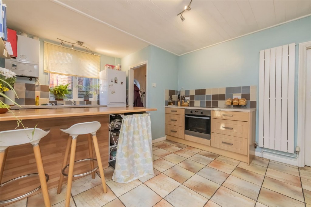 Images for Hazel Road, Kettering EAID:oscarjamesapi BID:2