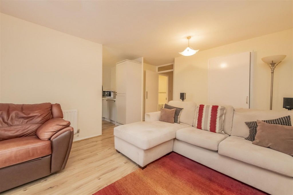 Images for Obelisk Road, Finedon, Wellingborough EAID:oscarjamesapi BID:6