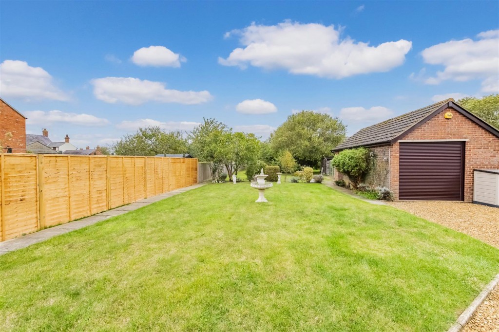 Images for Bedford Road, Brafield On The Green, Northampton EAID:oscarjamesapi BID:1