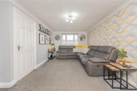 Images for Hollands Drive, Burton Latimer