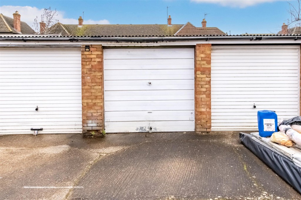 Images for Langley Court, Burton Latimer EAID:oscarjamesapi BID:3