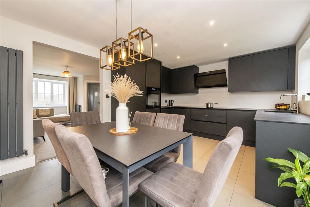 Images for Chalon Close, Wellingborough EAID:oscarjamesapi BID:6