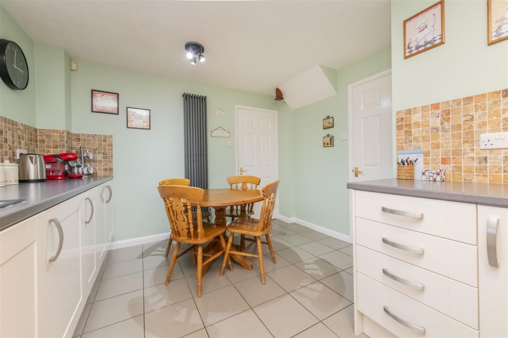 Images for Wells Close, Kettering EAID:oscarjamesapi BID:2