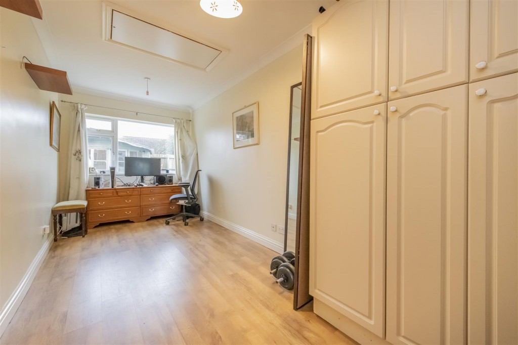 Images for Queensway, Burton Latimer EAID:oscarjamesapi BID:3