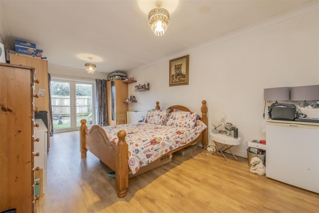Images for Queensway, Burton Latimer EAID:oscarjamesapi BID:3