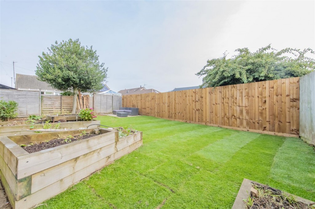 Images for Queensway, Burton Latimer EAID:oscarjamesapi BID:3