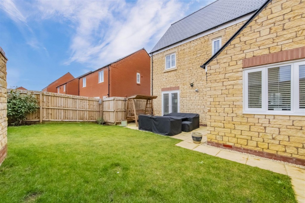 Images for Otter Street, Rothwell EAID:oscarjamesapi BID:2