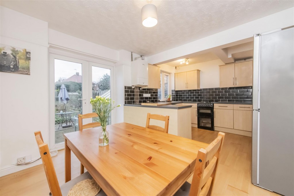 Images for Willow Road, Kettering EAID:oscarjamesapi BID:2