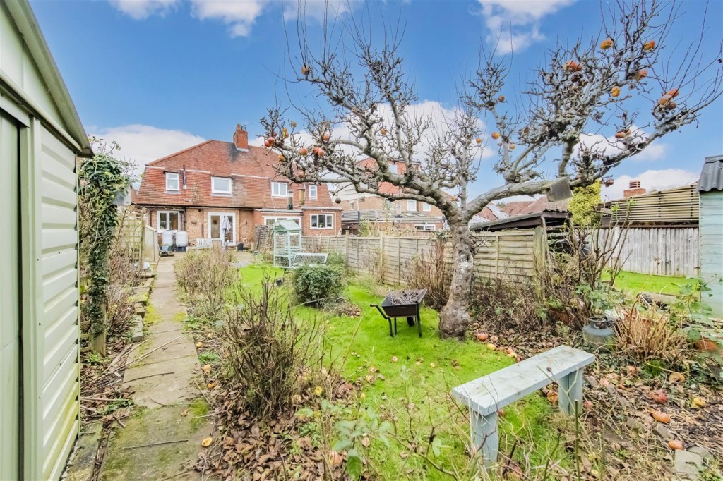 Images for Willow Road, Kettering EAID:oscarjamesapi BID:2