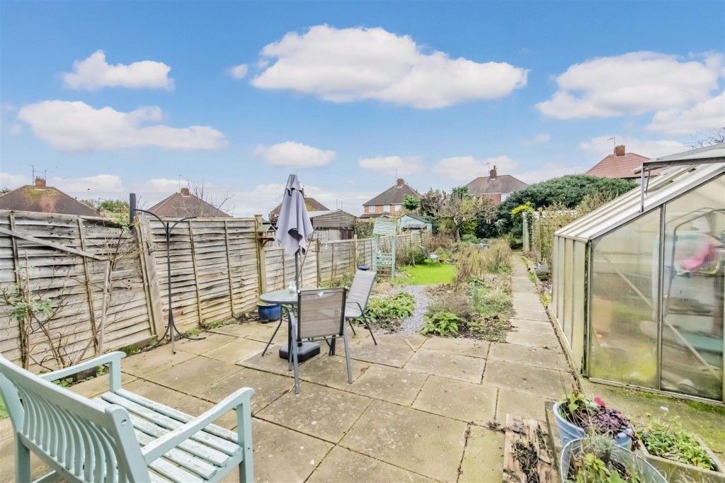 Images for Willow Road, Kettering EAID:oscarjamesapi BID:2