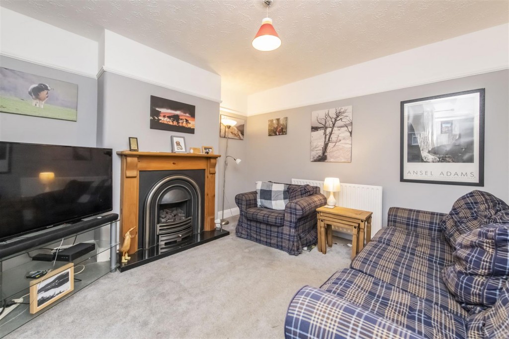 Images for Willow Road, Kettering EAID:oscarjamesapi BID:2