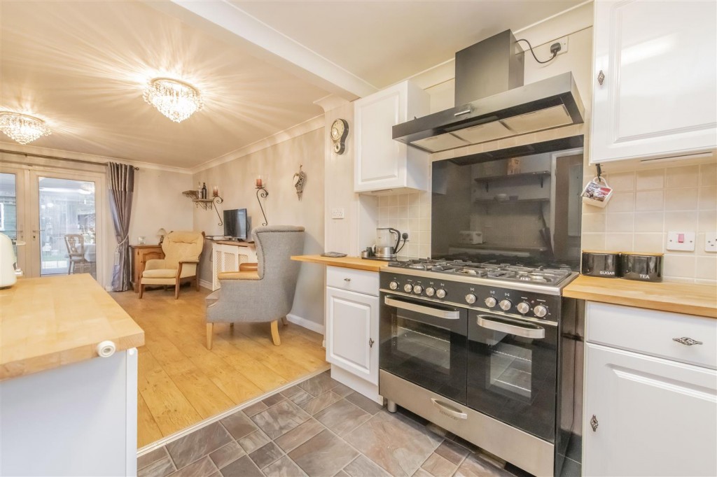 Images for Cromer Road, Finedon EAID:oscarjamesapi BID:3