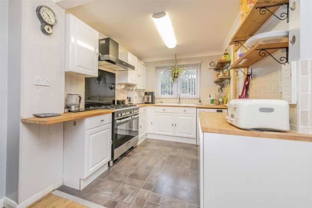 Images for Cromer Road, Finedon EAID:oscarjamesapi BID:3