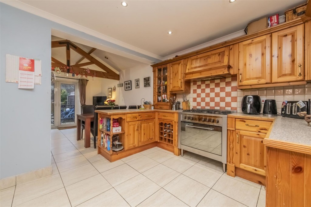 Images for Burns Road, Kettering EAID:oscarjamesapi BID:2