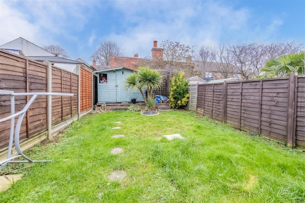 Images for Burns Road, Kettering EAID:oscarjamesapi BID:2
