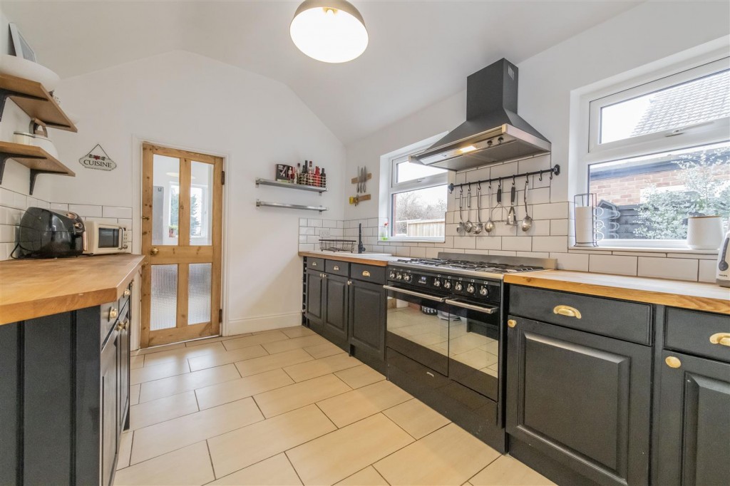 Images for Hawthorn Road, Kettering EAID:oscarjamesapi BID:2