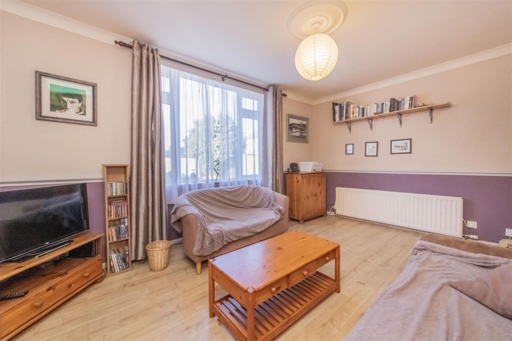Images for Eady Road, Burton Latimer EAID:oscarjamesapi BID:3