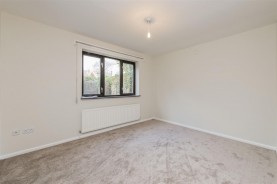 Images for Neale Avenue, Kettering