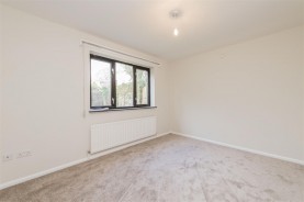 Images for Neale Avenue, Kettering